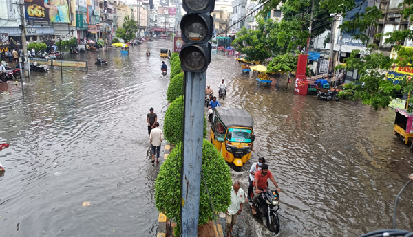 Gradually-rising-Godavari